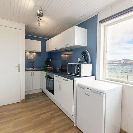 La Roche, Cabanon Cosy Les Pieds Dans L'eau Avec Vue Exceptionnelle 度假居