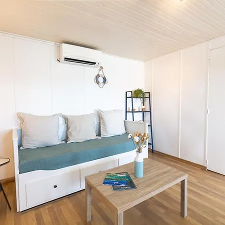 La Roche, Cabanon Cosy Les Pieds Dans L'eau Avec Vue Exceptionnelle 度假居 *