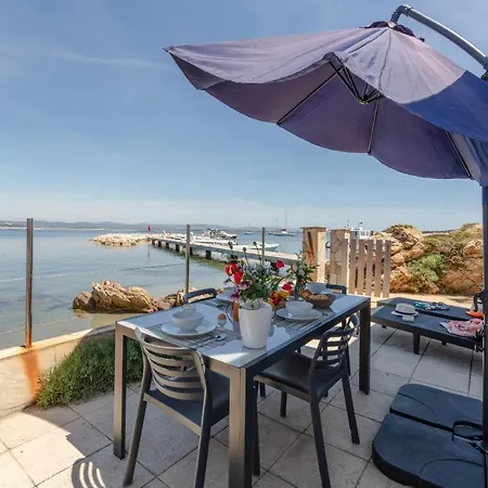 La Roche, Cabanon Cosy Les Pieds Dans L'eau Avec Vue Exceptionnelle בית נופש *