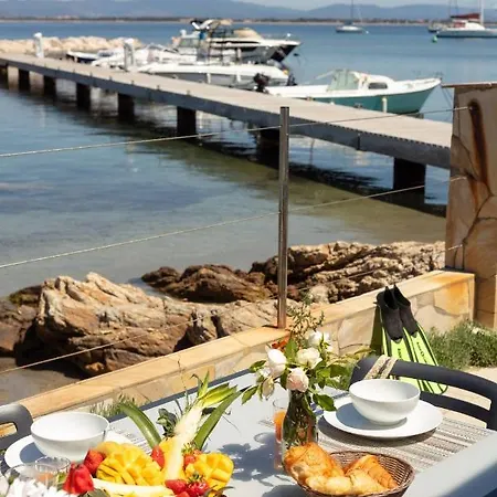 La Roche, Cabanon Cosy Les Pieds Dans L'eau Avec Vue Exceptionnelle * Hyeres