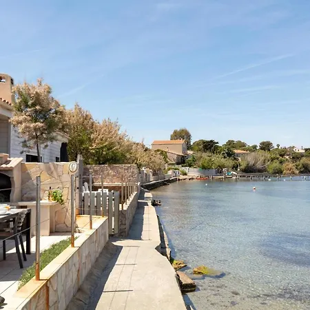 La Roche, Cabanon Cosy Les Pieds Dans L'eau Avec Vue Exceptionnelle בית נופש *