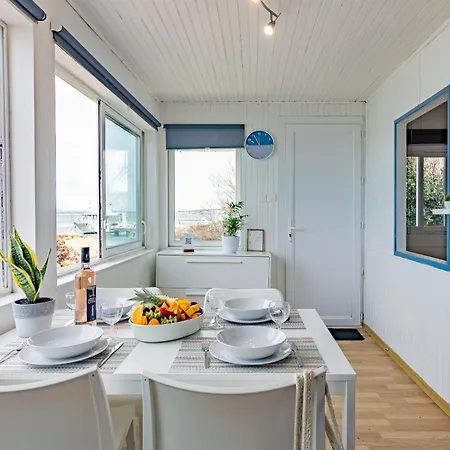 בית נופש La Roche, Cabanon Cosy Les Pieds Dans L'eau Avec Vue Exceptionnelle הייר