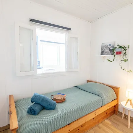 La Roche, Cabanon Cosy Les Pieds Dans L'eau Avec Vue Exceptionnelle *